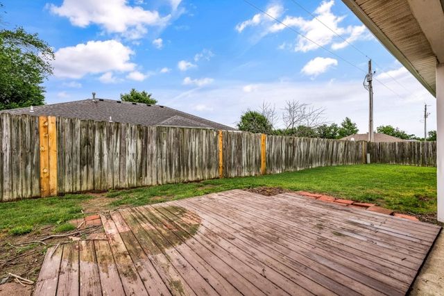 704 Oberg Drive, Centerton, AR 72719