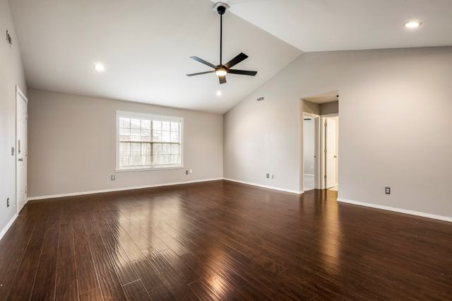 704 Oberg Drive, Centerton, AR 72719
