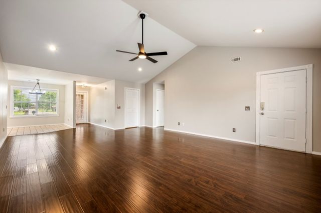704 Oberg Drive, Centerton, AR 72719