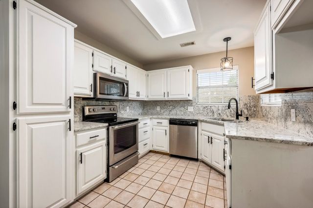 704 Oberg Drive, Centerton, AR 72719