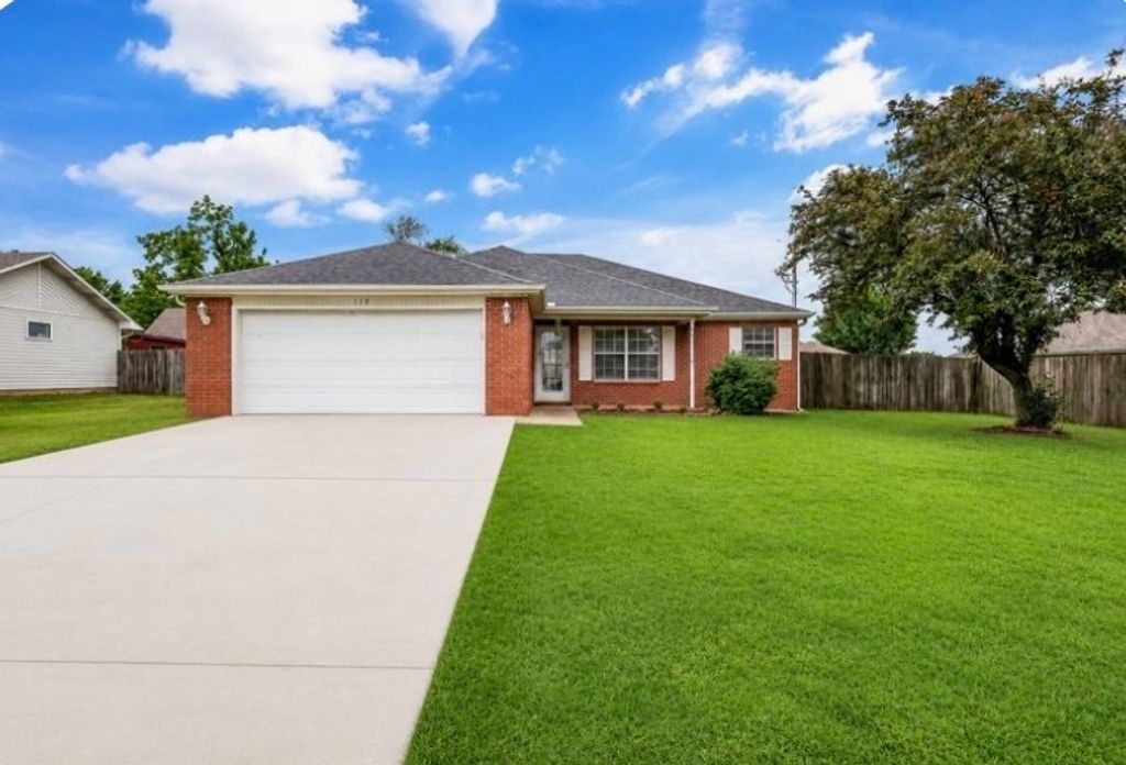 704 Oberg Drive, Centerton, AR 72719
