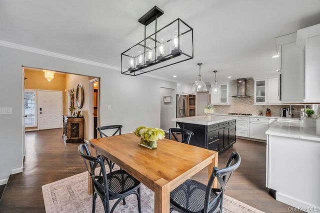 4 Long Meadow Road, Commack, NY 11725