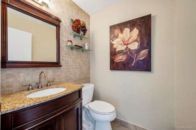 4 Long Meadow Road, Commack, NY 11725