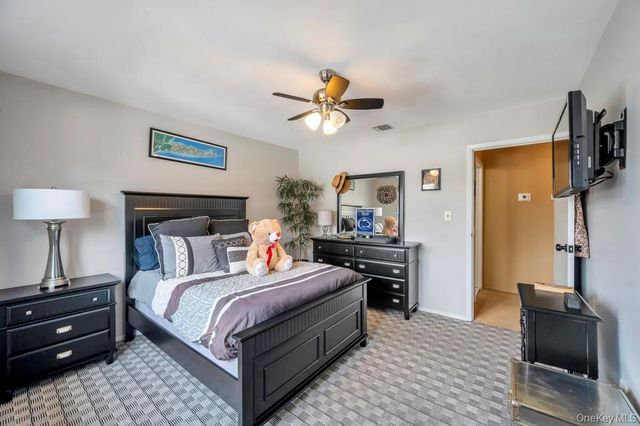 4 Long Meadow Road, Commack, NY 11725