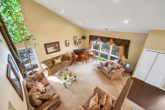 4 Long Meadow Road, Commack, NY 11725