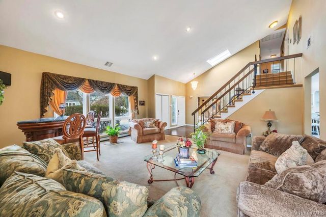 4 Long Meadow Road, Commack, NY 11725