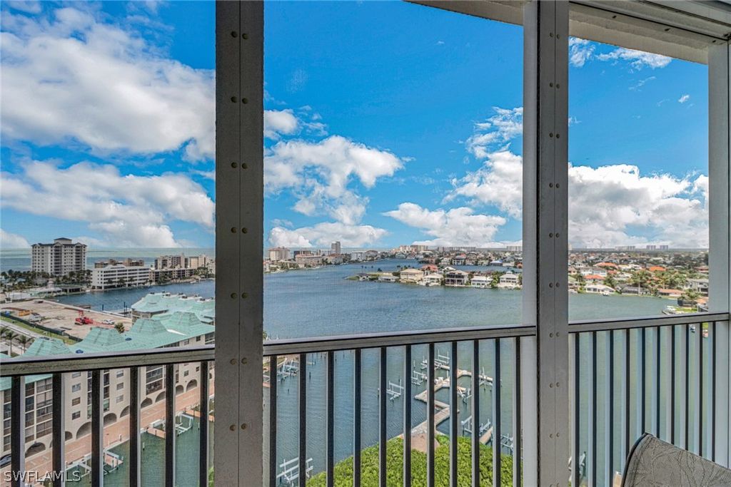 400 Flagship DR 1206, Naples, FL 34108