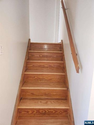 840 River 301, Edgewater, NJ 07020