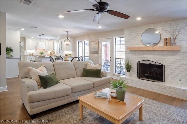 8905 Canterbury Cove, Fort Smith, AR 72903