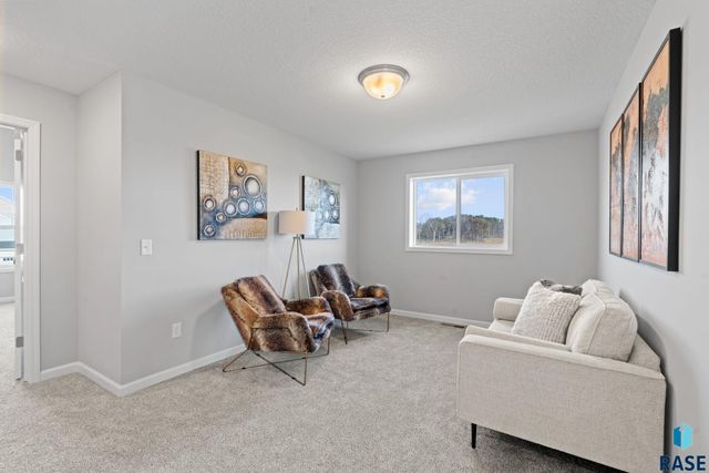 225 Thelma Ave Avenue, Harrisburg, SD 57032