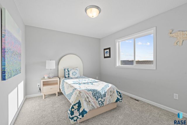 225 Thelma Ave Avenue, Harrisburg, SD 57032