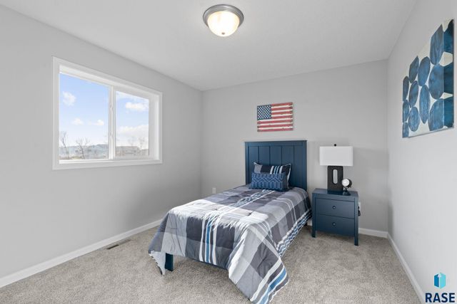 225 Thelma Ave Avenue, Harrisburg, SD 57032