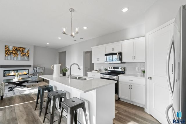 225 Thelma Ave Avenue, Harrisburg, SD 57032