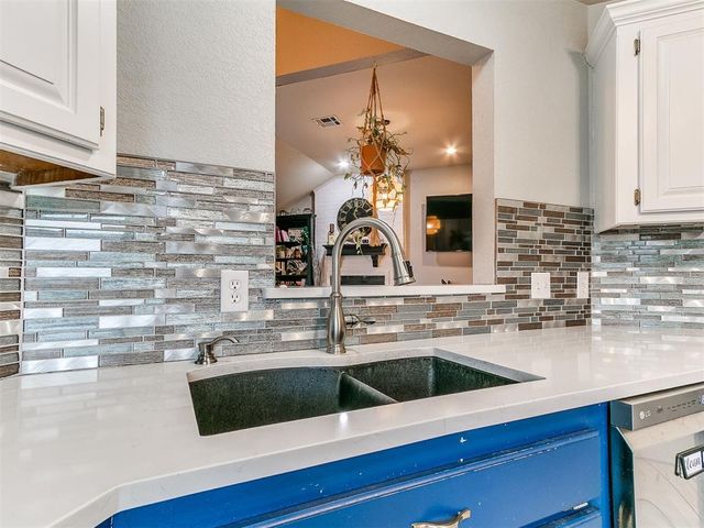 724 McConnell Drive, Yukon, OK 73099
