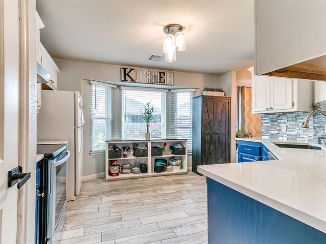 724 McConnell Drive, Yukon, OK 73099