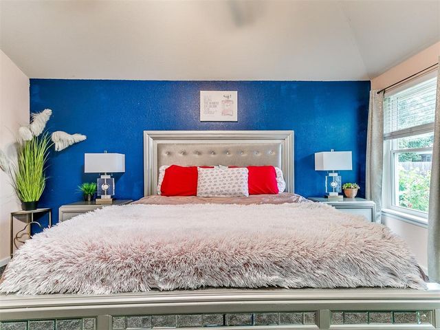 724 McConnell Drive, Yukon, OK 73099