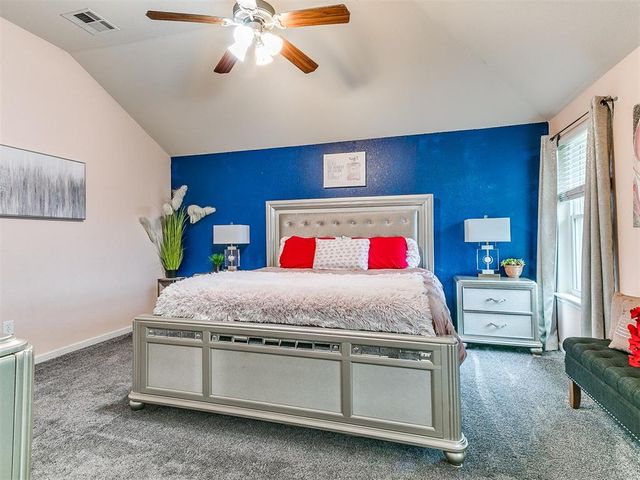 724 McConnell Drive, Yukon, OK 73099