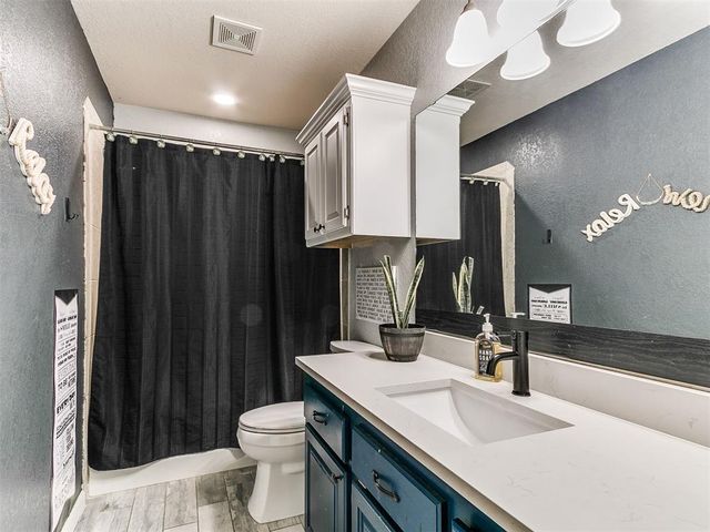 724 McConnell Drive, Yukon, OK 73099