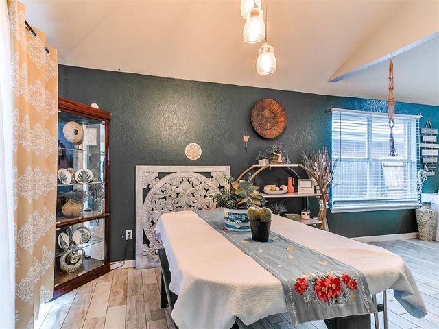 724 McConnell Drive, Yukon, OK 73099