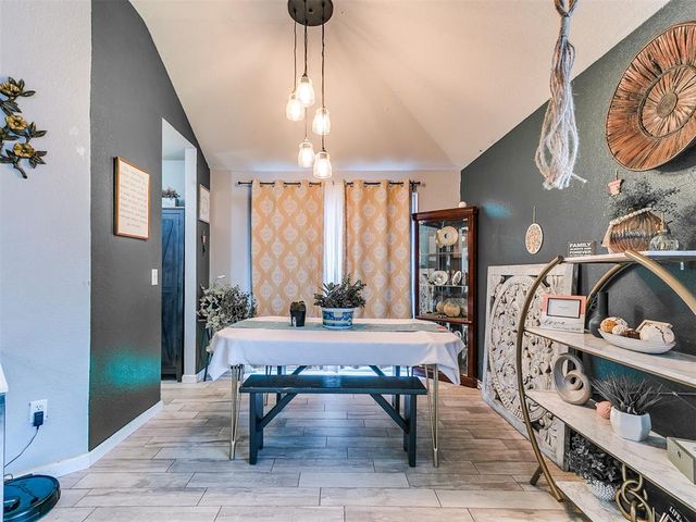 724 McConnell Drive, Yukon, OK 73099