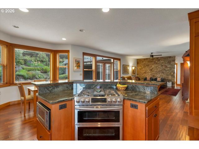 1126 CASCARA Loop, Salem, OR 97302