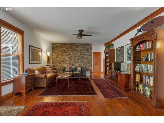 1126 CASCARA Loop, Salem, OR 97302