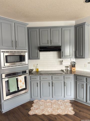 21206 Villa Valencia, San Antonio, TX 78258