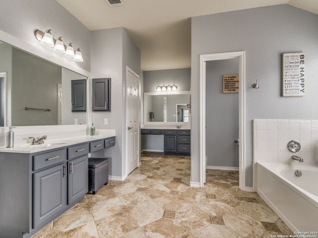 21206 Villa Valencia, San Antonio, TX 78258