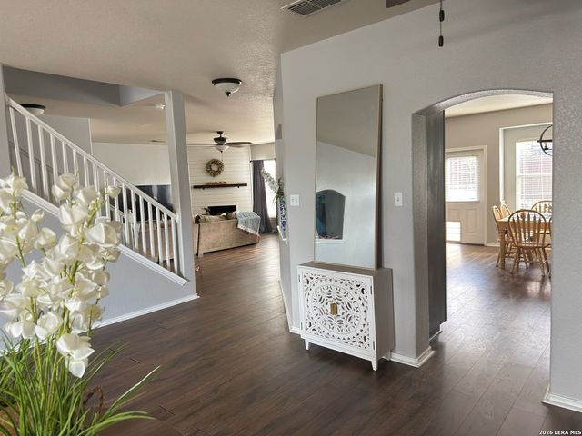 21206 Villa Valencia, San Antonio, TX 78258