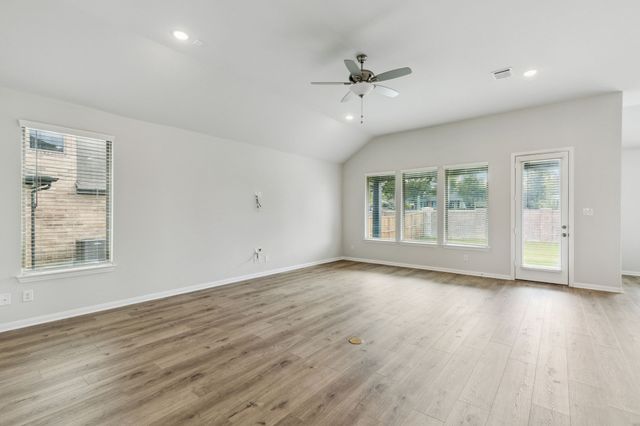 605 Bonnie Rose Lane, Van Alstyne, TX 75495