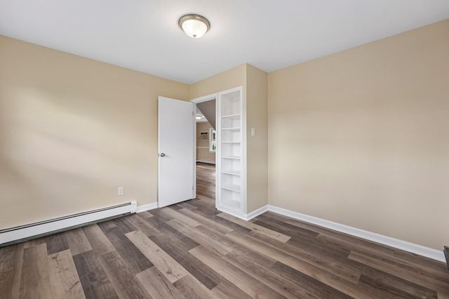 9 RUSTLEAF LN, Levittown, PA 19055