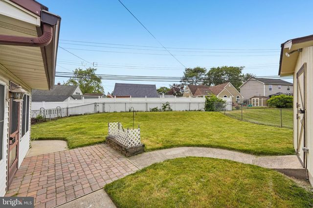 9 RUSTLEAF LN, Levittown, PA 19055