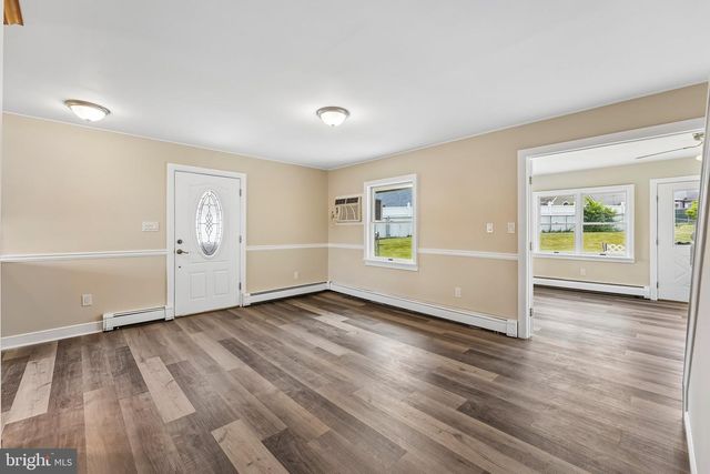 9 RUSTLEAF LN, Levittown, PA 19055