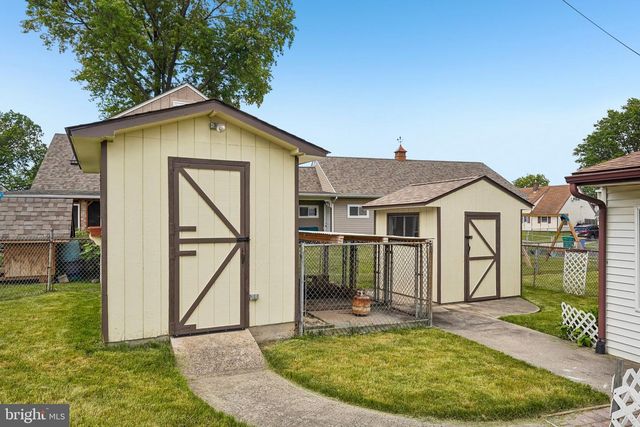9 RUSTLEAF LN, Levittown, PA 19055