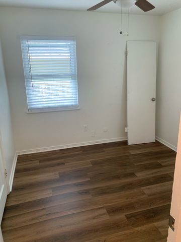 517 Hawthorne Street, Irving, TX 75061