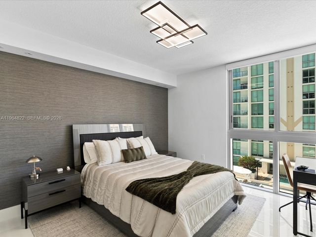 300 Sunny Isles Blvd 4-807, Sunny Isles Beach, FL 33160