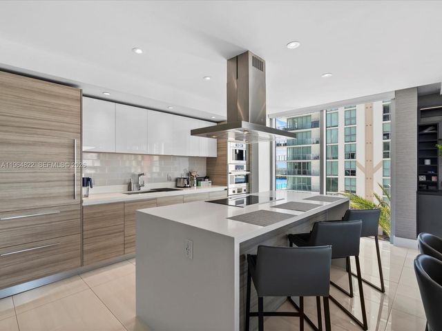 300 Sunny Isles Blvd 4-807, Sunny Isles Beach, FL 33160