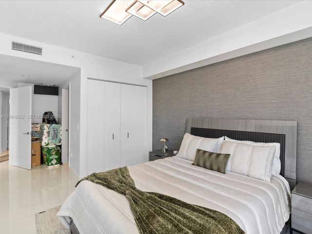 300 Sunny Isles Blvd 4-807, Sunny Isles Beach, FL 33160