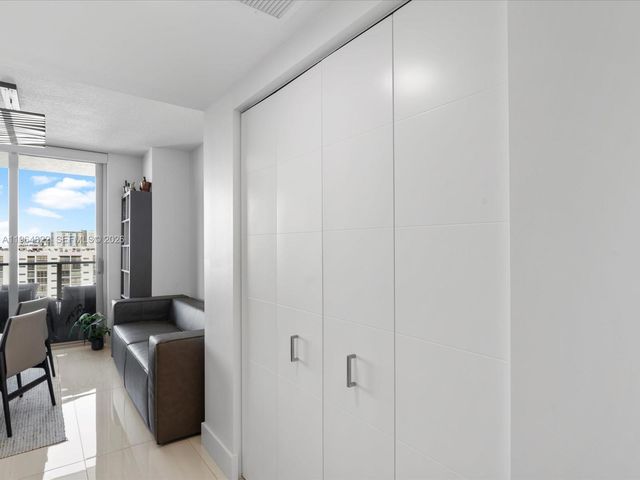 300 Sunny Isles Blvd 4-807, Sunny Isles Beach, FL 33160