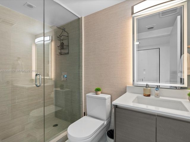 300 Sunny Isles Blvd 4-807, Sunny Isles Beach, FL 33160