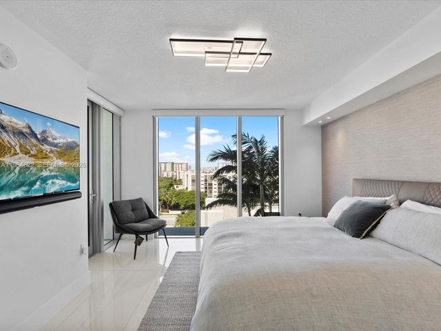 300 Sunny Isles Blvd 4-807, Sunny Isles Beach, FL 33160