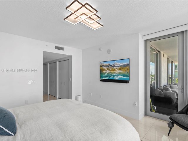 300 Sunny Isles Blvd 4-807, Sunny Isles Beach, FL 33160