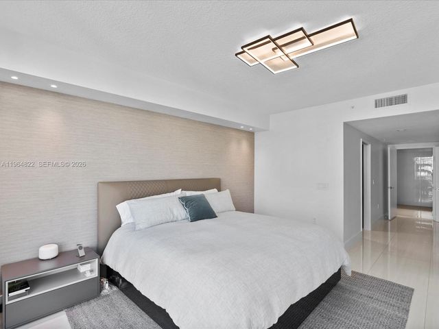 300 Sunny Isles Blvd 4-807, Sunny Isles Beach, FL 33160