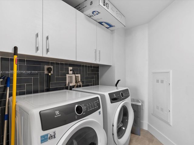 300 Sunny Isles Blvd 4-807, Sunny Isles Beach, FL 33160