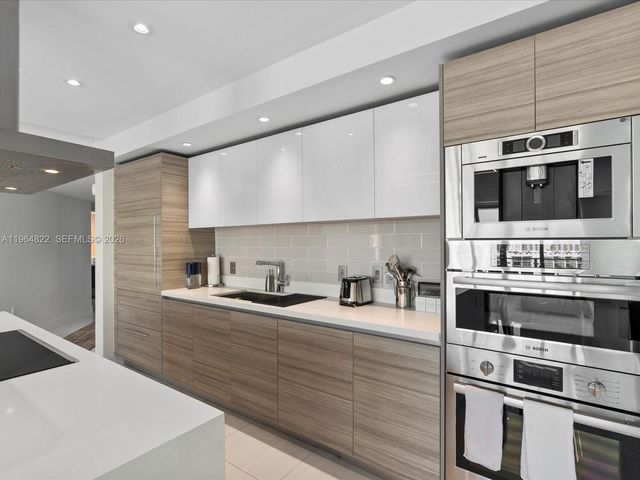 300 Sunny Isles Blvd 4-807, Sunny Isles Beach, FL 33160