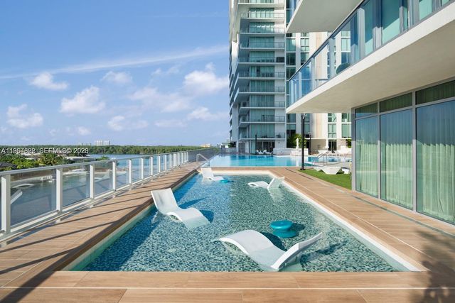 300 Sunny Isles Blvd 4-807, Sunny Isles Beach, FL 33160