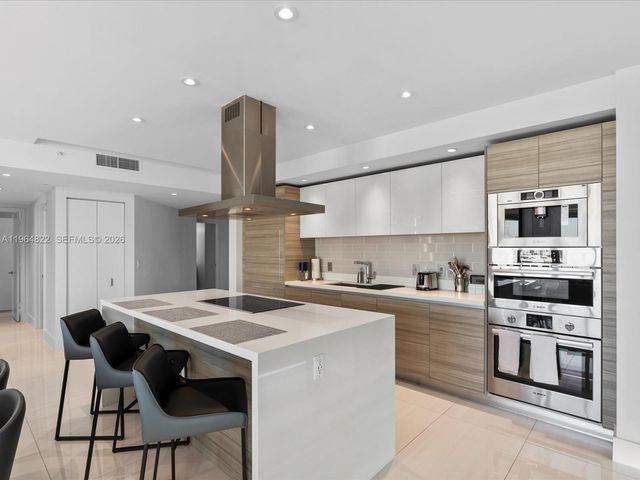 300 Sunny Isles Blvd 4-807, Sunny Isles Beach, FL 33160