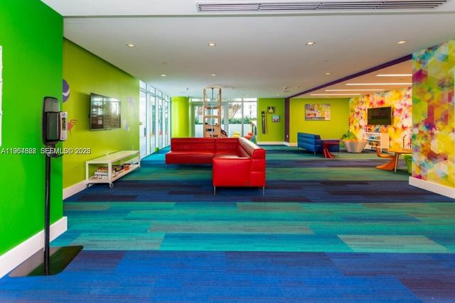 300 Sunny Isles Blvd 4-807, Sunny Isles Beach, FL 33160