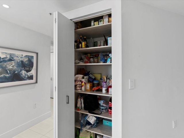 300 Sunny Isles Blvd 4-807, Sunny Isles Beach, FL 33160