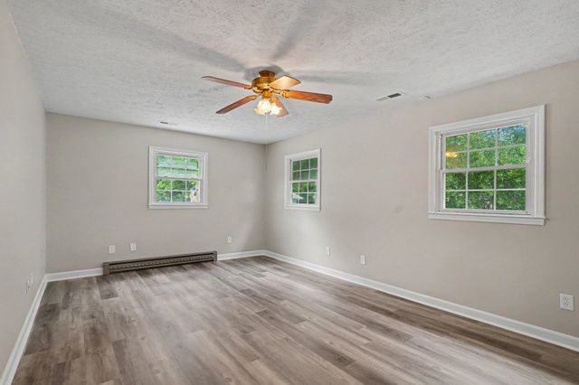 1384 Bud Graham Rd., Galivants Ferry, SC 29544